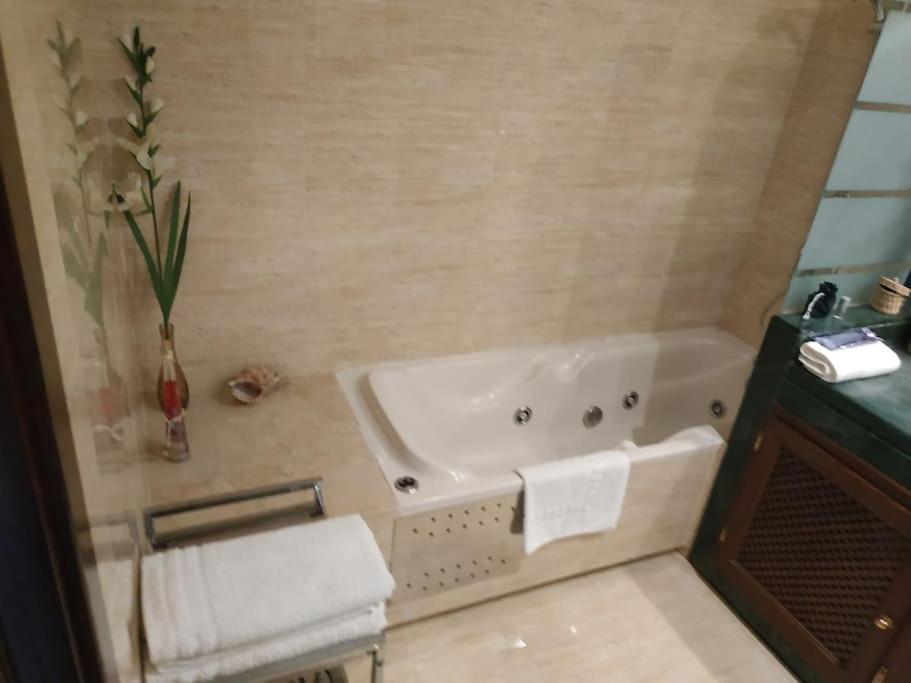 Luxury Apartment With Sea Views, Golf, Gym, Spa, 7 Pools Ojén Εξωτερικό φωτογραφία